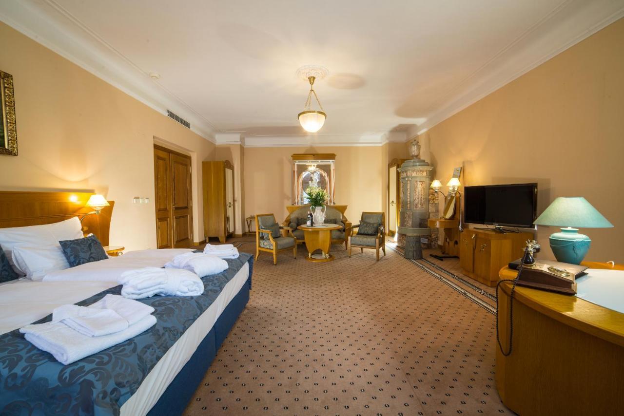 Hotel Three Lilies Inkl Aquaforum Františkovy Lázně Екстериор снимка
