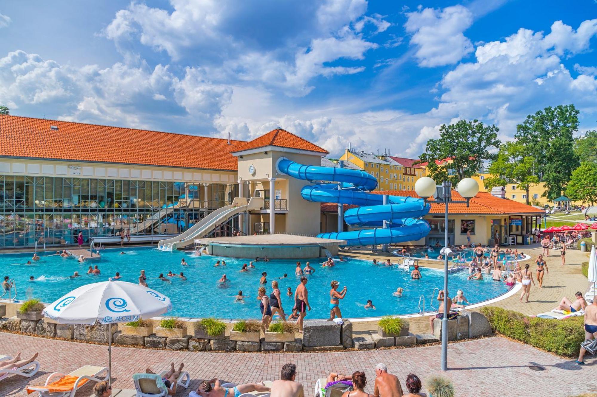 Hotel Three Lilies Inkl Aquaforum Františkovy Lázně Екстериор снимка