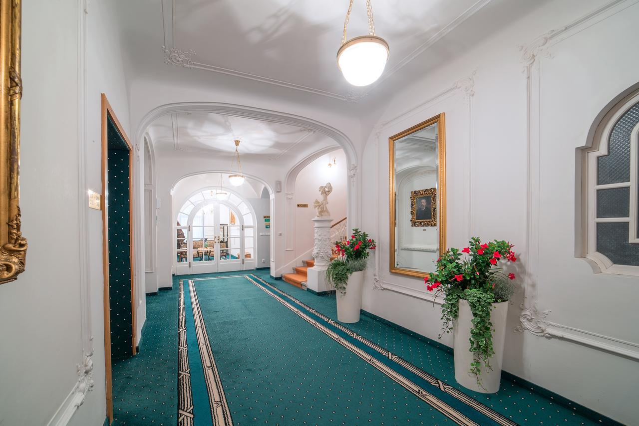 Hotel Three Lilies Inkl Aquaforum Františkovy Lázně Екстериор снимка