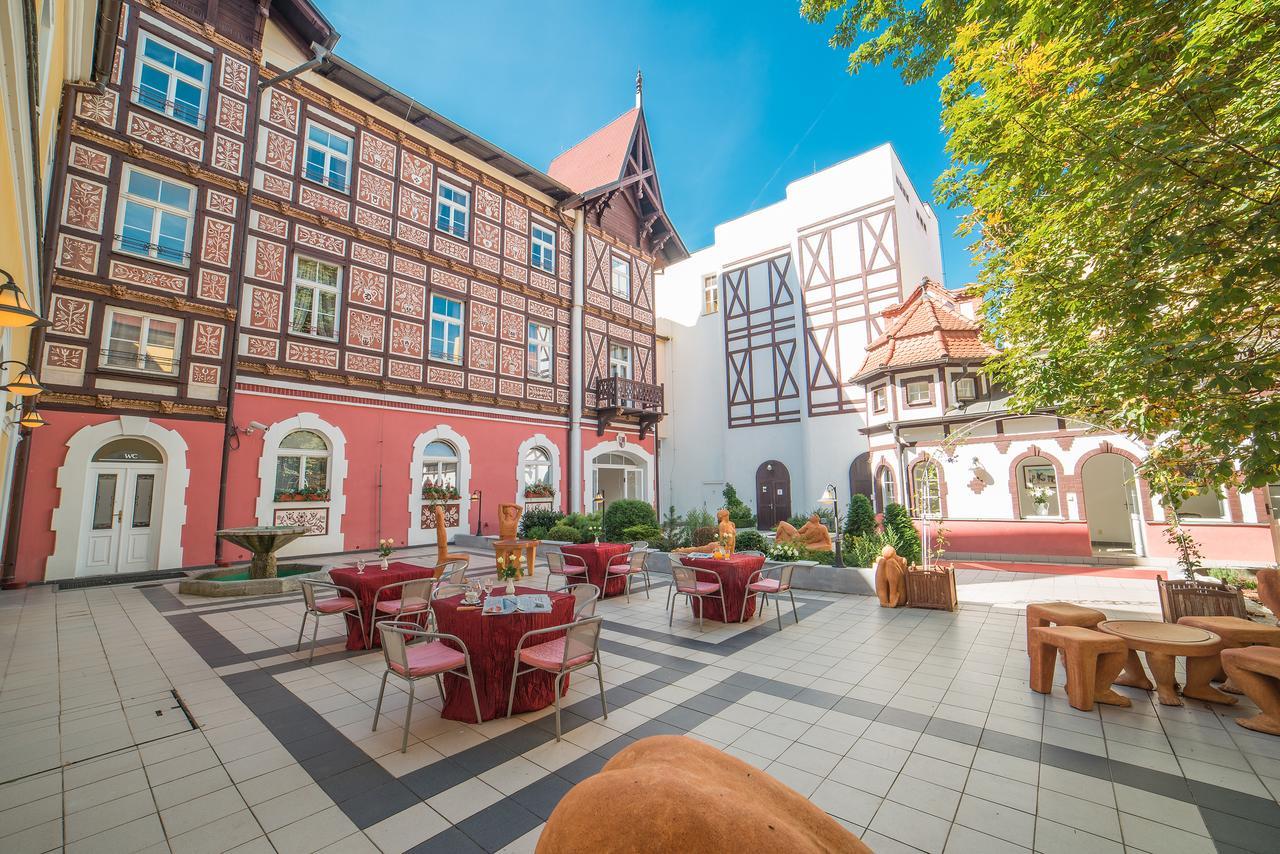 Hotel Three Lilies Inkl Aquaforum Františkovy Lázně Екстериор снимка