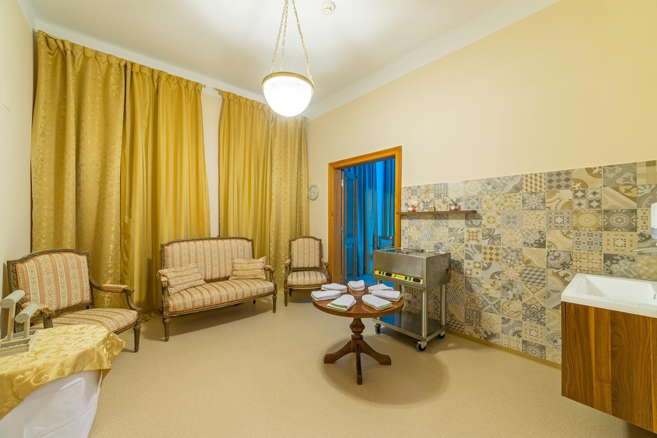 Hotel Three Lilies Inkl Aquaforum Františkovy Lázně Екстериор снимка