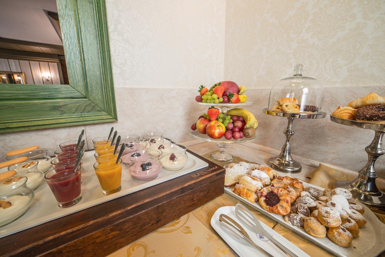 Hotel Three Lilies Inkl Aquaforum Františkovy Lázně Екстериор снимка