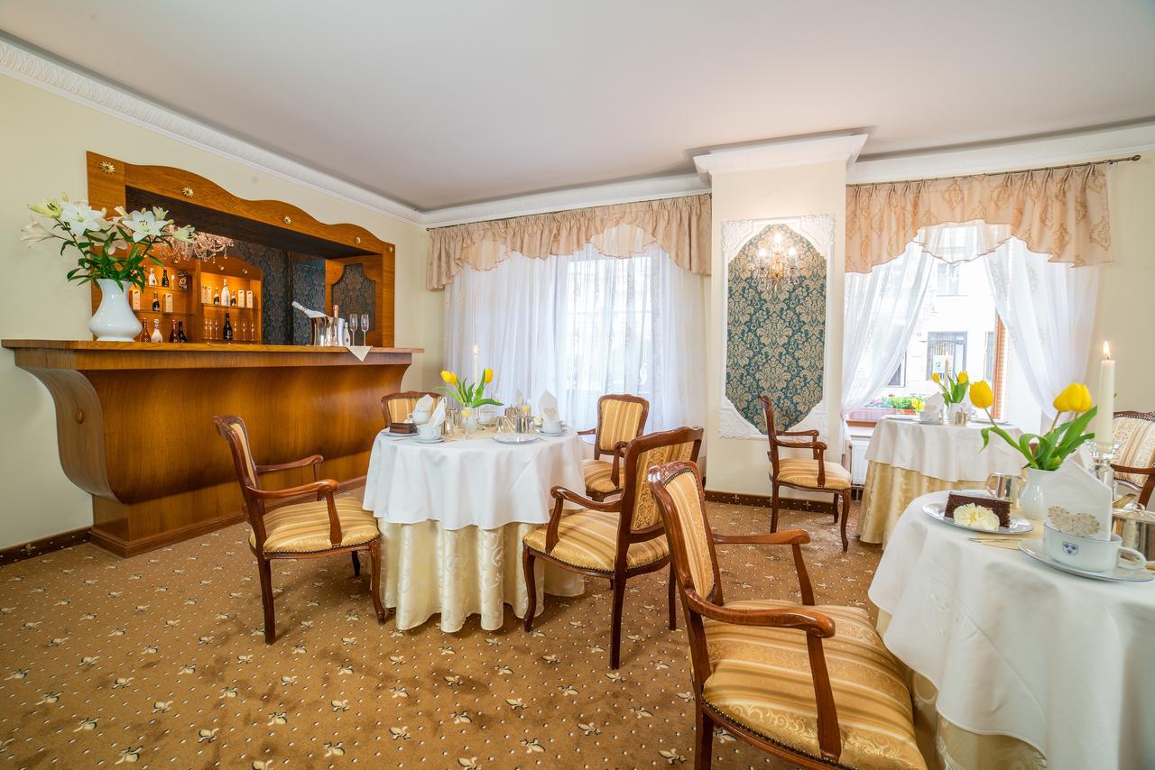 Hotel Three Lilies Inkl Aquaforum Františkovy Lázně Екстериор снимка