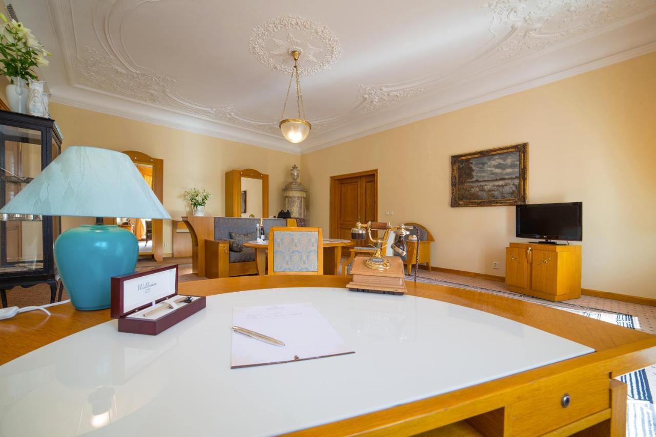 Hotel Three Lilies Inkl Aquaforum Františkovy Lázně Екстериор снимка